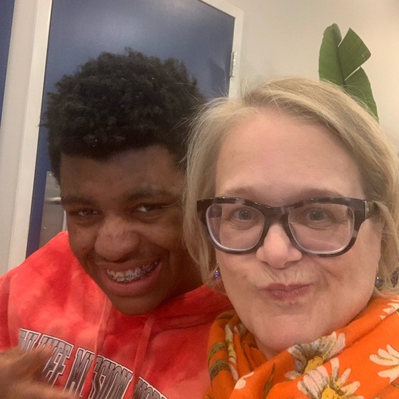 Meet your Posher, Suzer - Picture 3 of 6